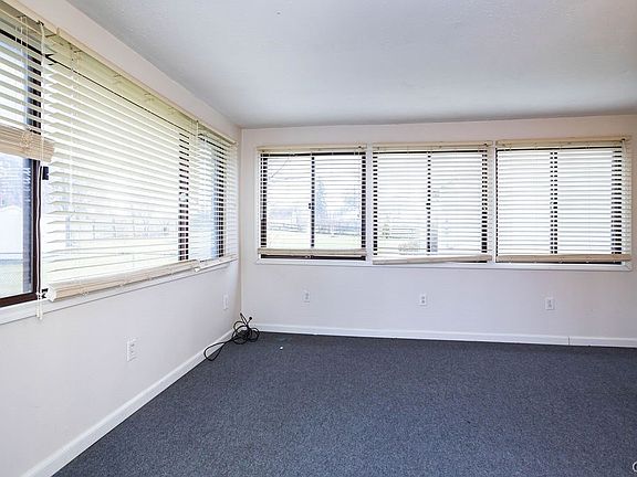 4th image of 4764 Glencrest Ave