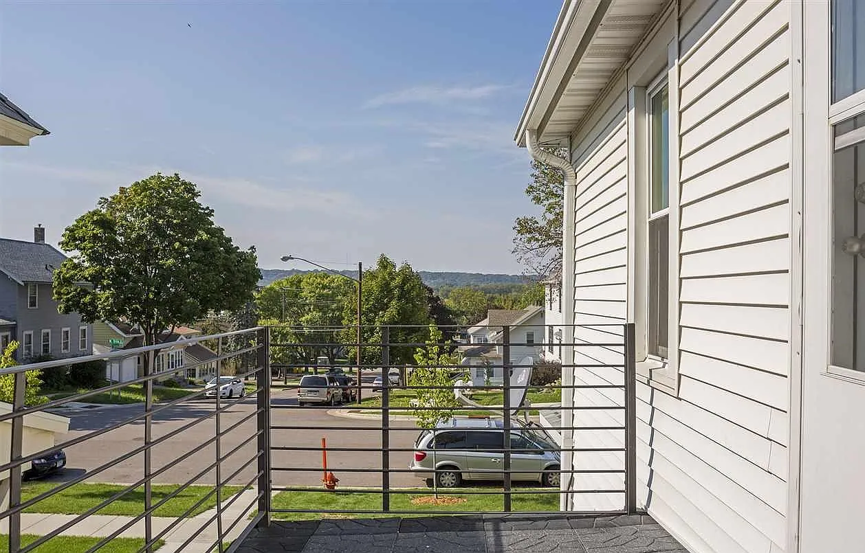 2 bed, 896 sqft, $1,095 — Photo 2