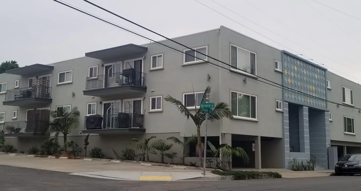 Highlander Manor Apartments — Photo 1