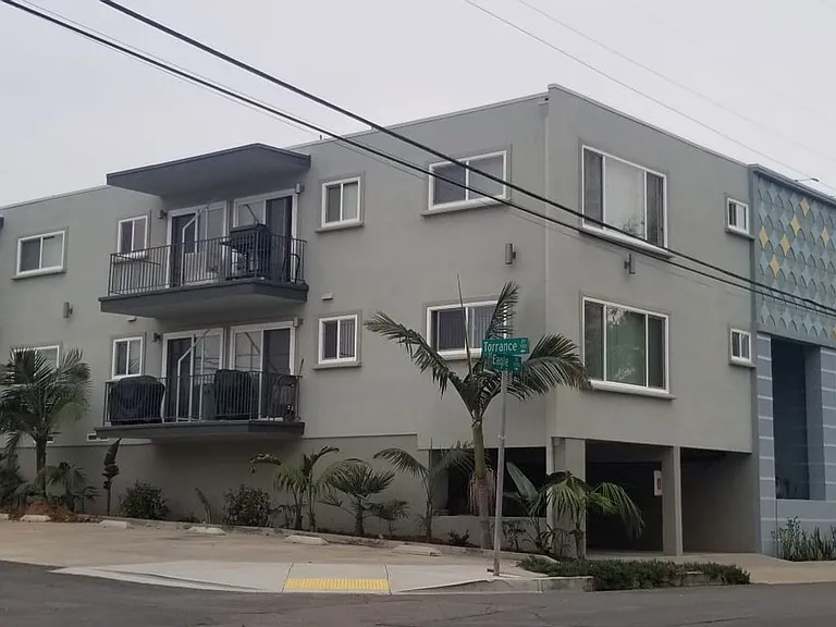 Highlander Manor Apartments — Photo 1