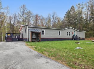 127 Peasley Rd, Henniker, NH 03242