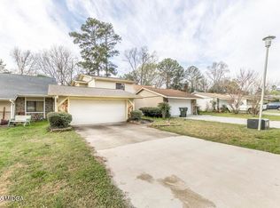 104 Pleasant Hill Ct, Warner Robins, GA 31088