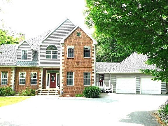 2nd image of 107 Blue Hills Rd