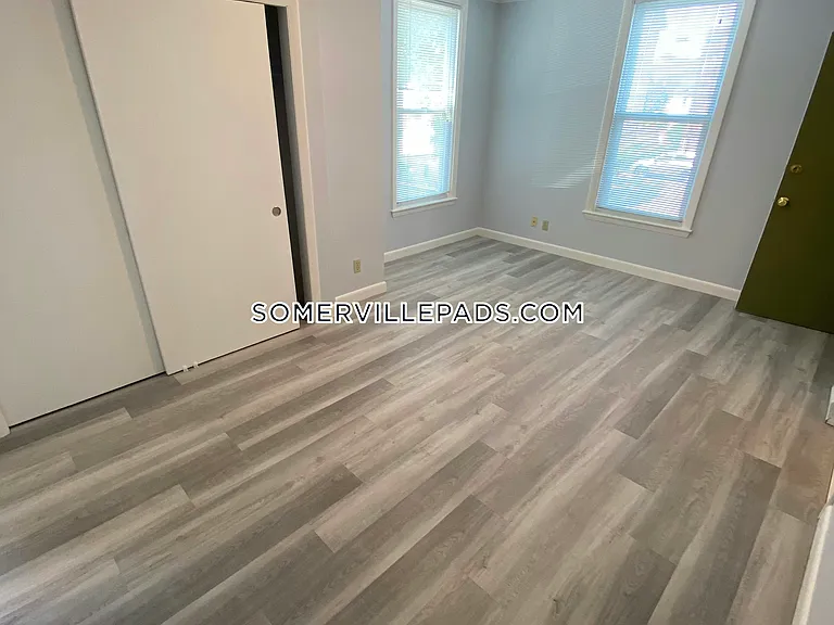 146 Highland Ave #1R — Photo 15