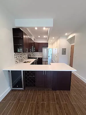 Rented by Bouklis Group | media 19