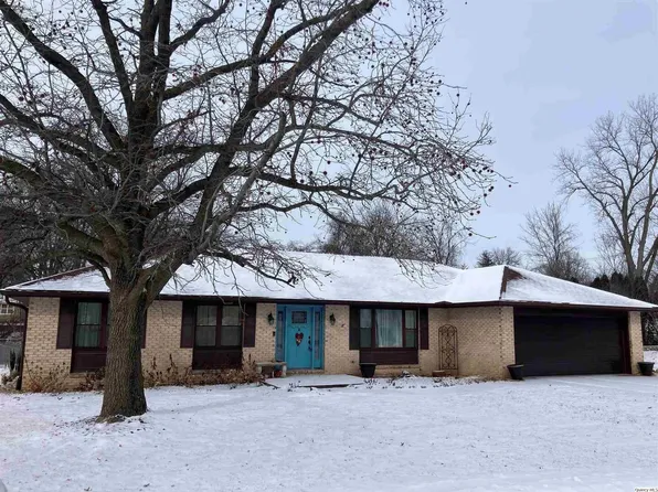 1126 S 26th St, Quincy, IL 62301