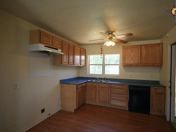 2nd image of 129 E Plains Ave