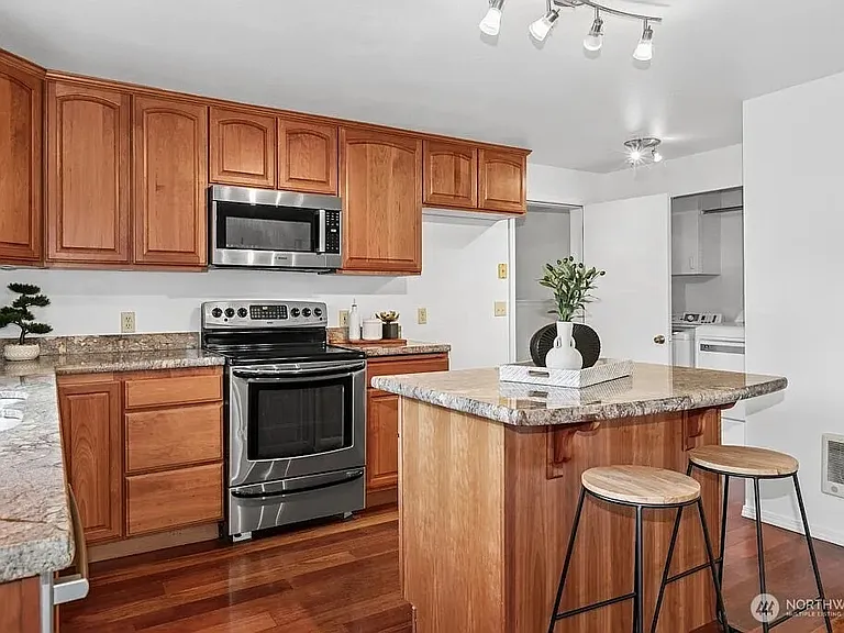 444 Marine View Pl — Photo 10