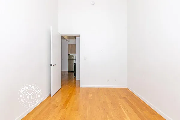 Rented by MySpaceNYC | media 9
