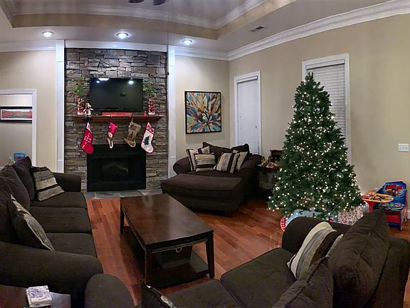3rd image of 157 Brook Hollow Dr SE