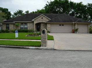 2121 Troon Dr, Alvin, TX 77511