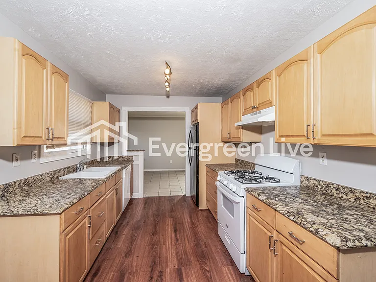 2708 7th St NE — Photo 7