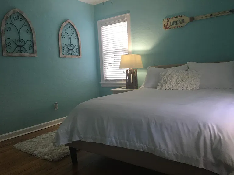 1st room with queen size bed
