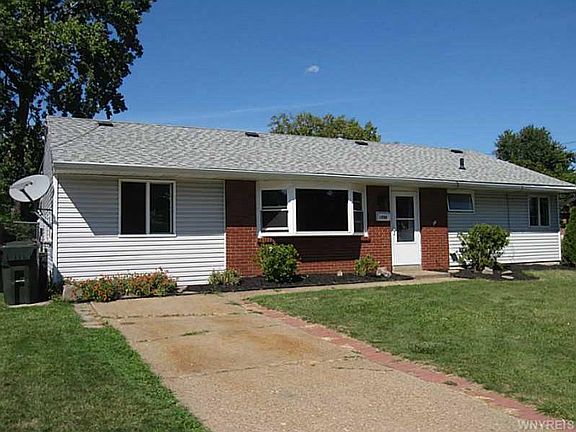 2nd image of 1750 Leah Dr
