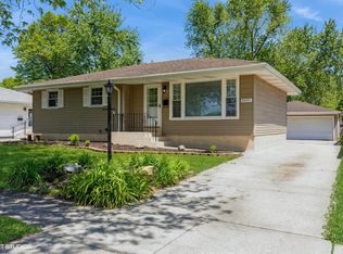 8035 North Dr, Highland, IN 46322