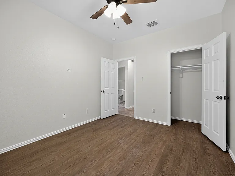 1521 Stanford Dr — Photo 12