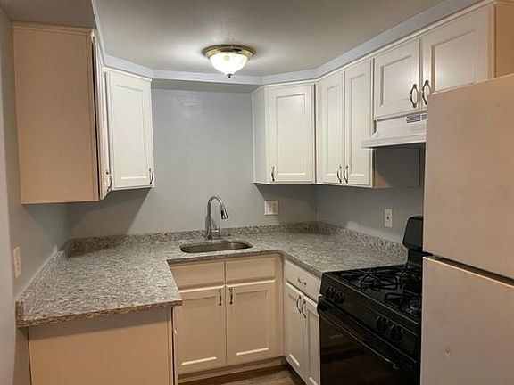 4th image of 27 Gillen Ave APT 205A
