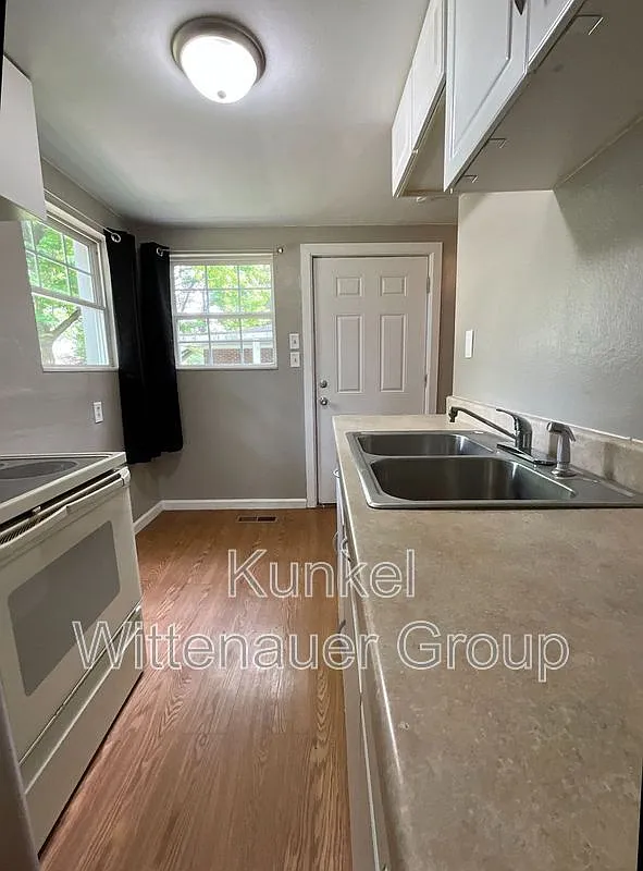 2 bed, 1.0 bath, 800 sqft, $925 — Photo 3