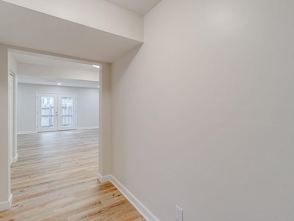 3rd image of 308 Percival Rd APT 302