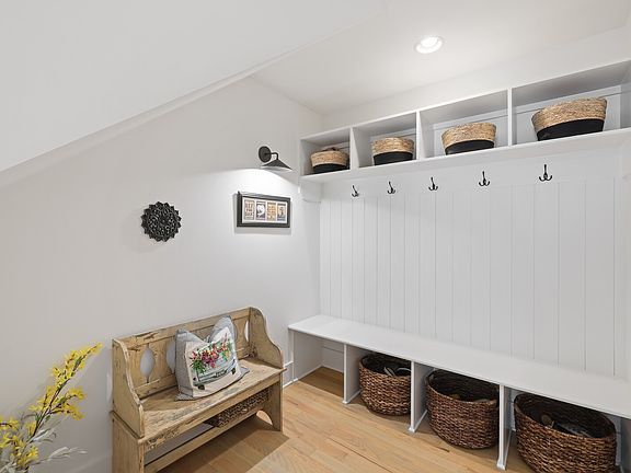 5th image of 4018B Woodmont Blvd