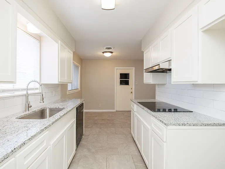 207 Blanco Dr — Photo 5