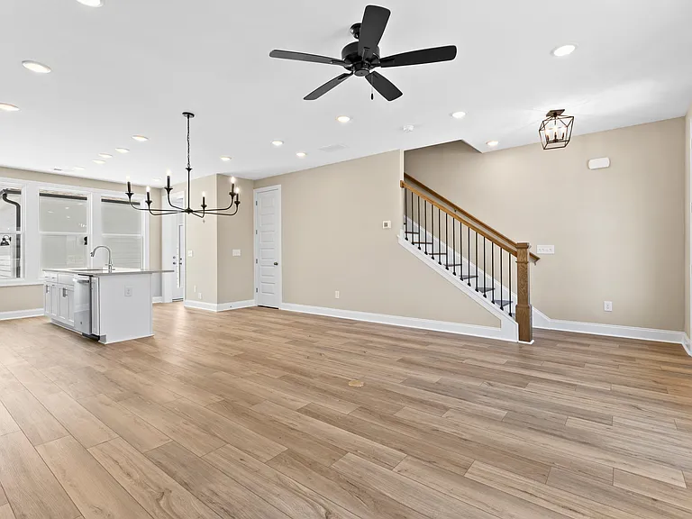 422 Trumpeter St #1 — Photo 3