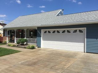 1517 Benjamin Dr, Niagara Falls, NY 14304