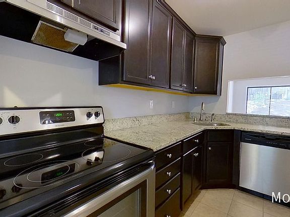 5th image of 225 Village Ln Unit J