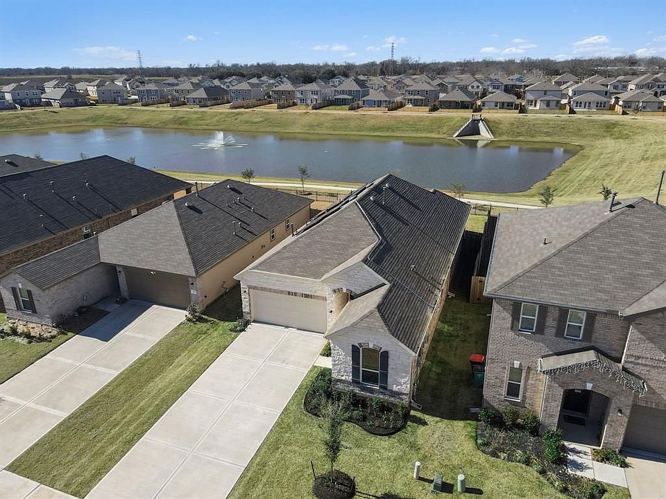 1st image of 5023 Hickory Deer Ln