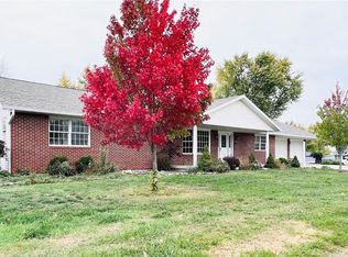 304 S Madison St, Perry, MO 63462
