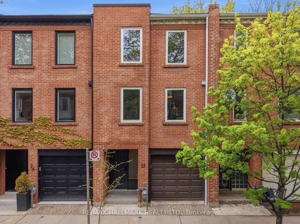 26 Longboat Ave, Toronto, ON M5A 4E2