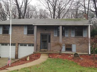 106 Baun Dr, Coraopolis, PA 15108