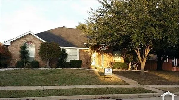 1808 Lacy Ln