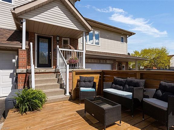 3rd image of 4 Parkside Cres