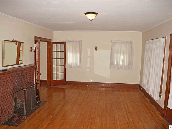 5th image of 221 Coshocton Ave