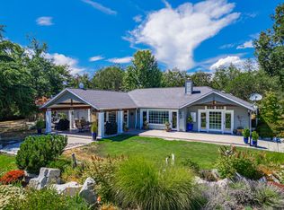 700 Rogue Wood Dr, White City, OR 97503