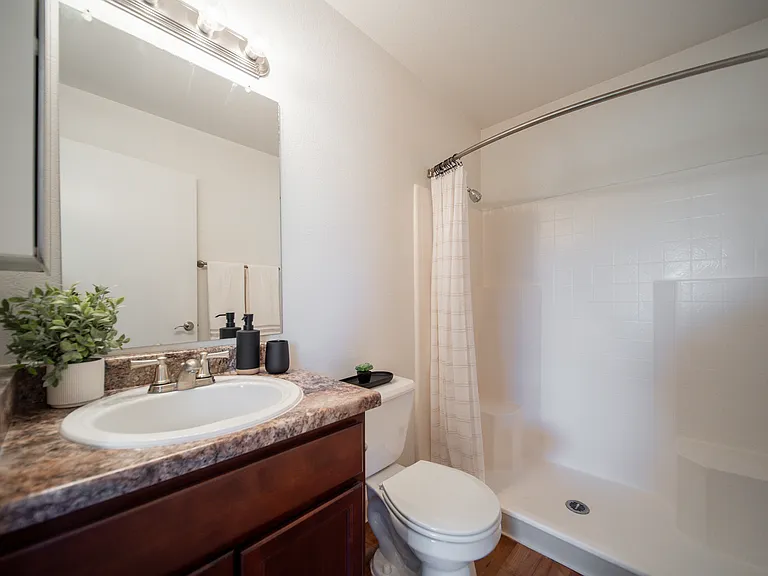 Pusch Ridge Apartments — Photo 17
