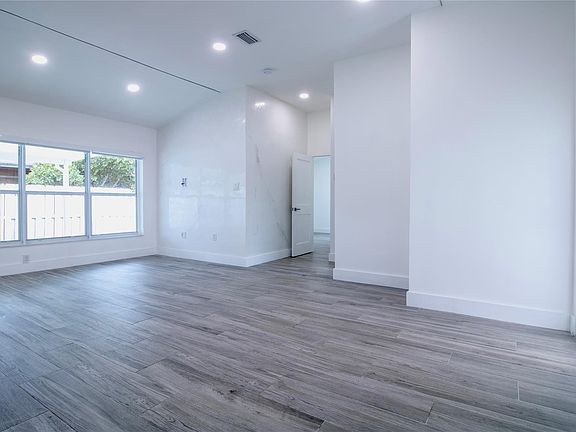 5th image of 245 SW 20th Street