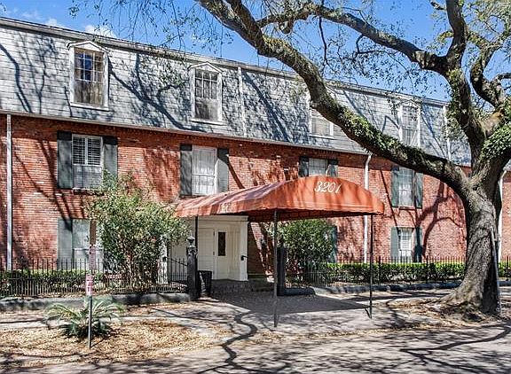 2nd image of 3201 Saint Charles Ave APT 320