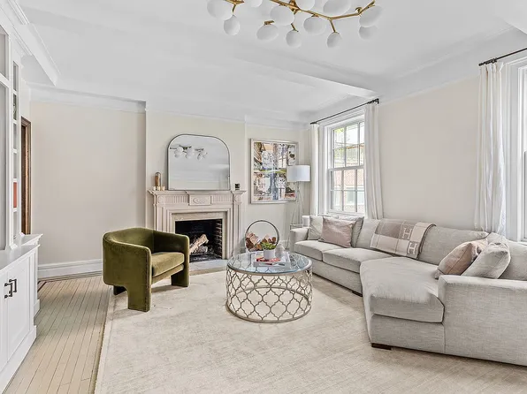 35 W 9th St APT 4C, Manhattan, NY 10011
