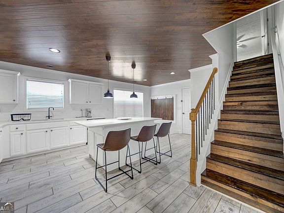 3rd image of 529 Morning Place Way