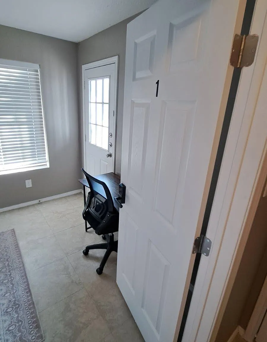 4 bed, 2.0 bath, 1350 sqft, $1,408 — Photo 4