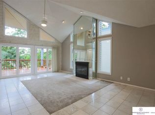 10777 Berry Plz, Omaha, NE 68127