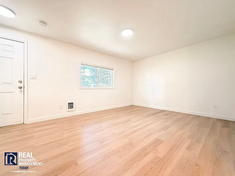 7619 Douglas St W #3 — Photo 6