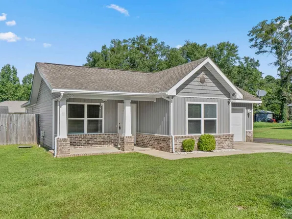 4225 Willow St, Pace, FL 32571