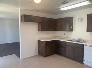 2851 Desert St #C, Rosamond, CA 93560