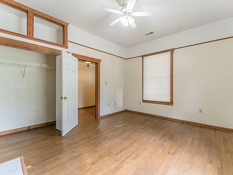 801 Phillips Ave #2 — Photo 4