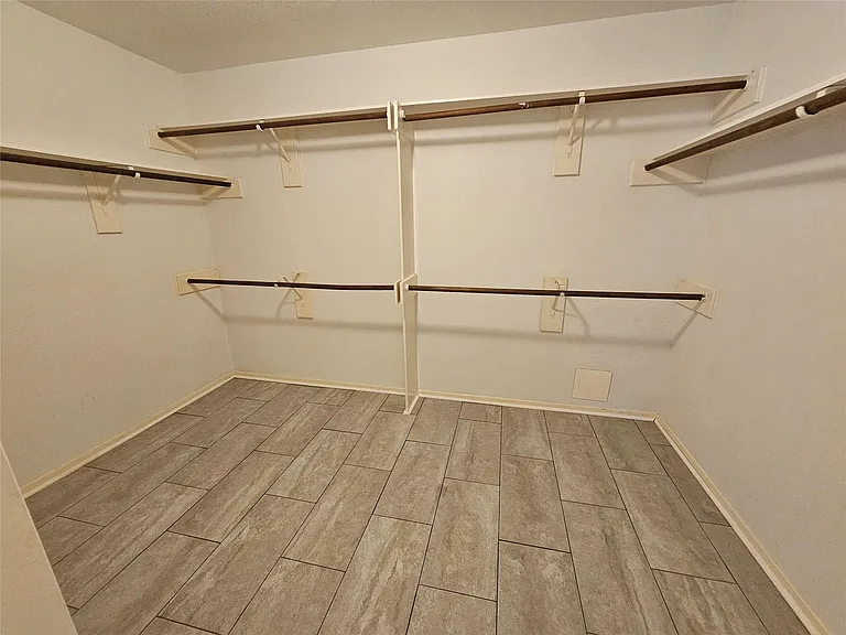 15015 Dawnbrook Dr — Photo 22