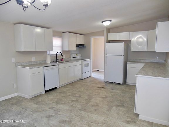 3rd image of 118 Woodhaven Dr