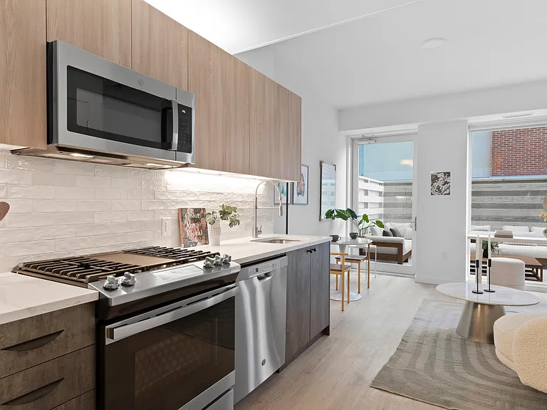*Photos shown are of unit 488 with terrace. This unit does not have a terrace*